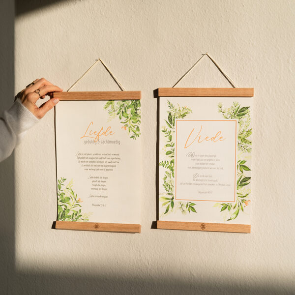 PA4-2 Textielposter Vrede A4 met Houten Hangers