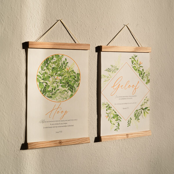 PA4-1 Textielposter Hoop A4 met Houten Hangers